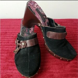 BareTraps Black and Brown Chunky Heel Mules